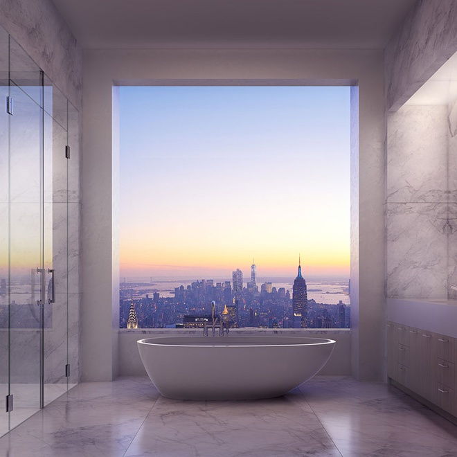 Trong khi người khác phải bỏ tiền để nhìn New York (Mỹ) từ trên cao, chủ ngôi nhà này vừa tắm thư giãn vừa ngắm đường chân trời của thành phố.
