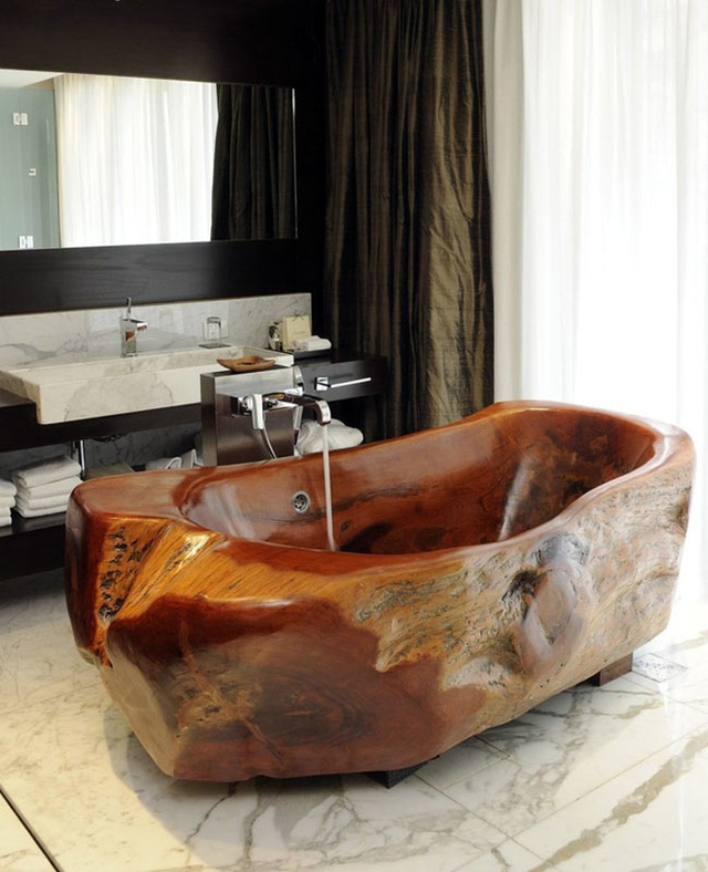 Những chiếc bồn tắm bằng gỗ luôn là những tác phẩm nghệ thuật độc đáo và mang lại vẻ sang trọng ấm cúng cho bất kỳ phòng tắm nào.