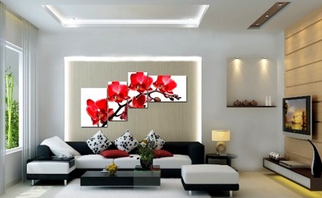 Treo tranh vẽ giúp căn phòng sống động và tươi sáng hơn.